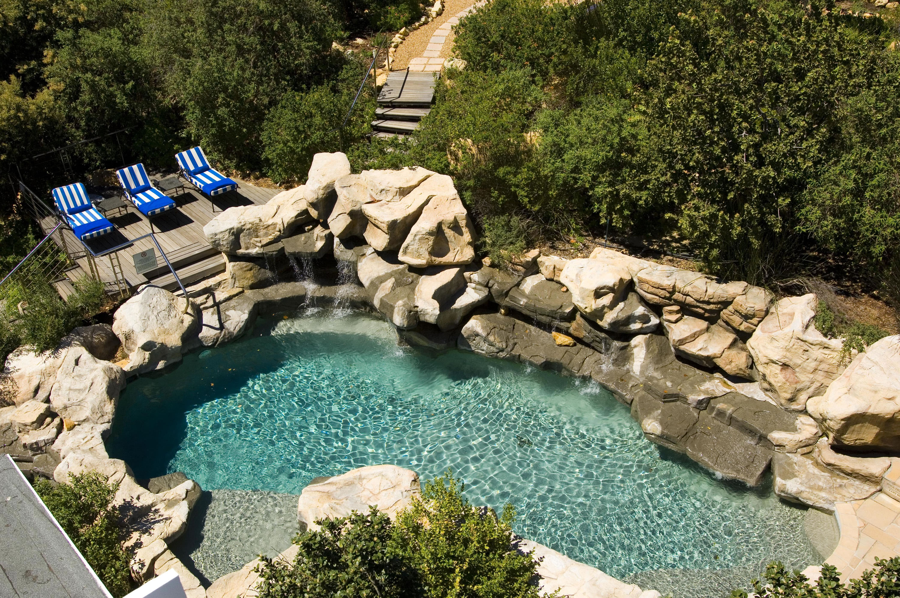 Ariel view of the Twelve Apostles Rock Pool