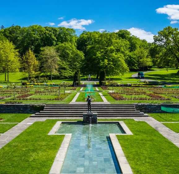 City park in Geneva, Switzerland City park in Geneva, Switzerland