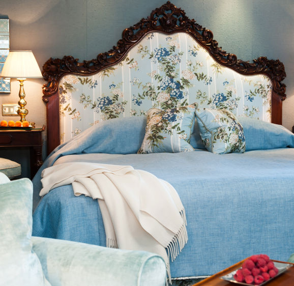 Summer Lodge King Room Summer Lodge King Room