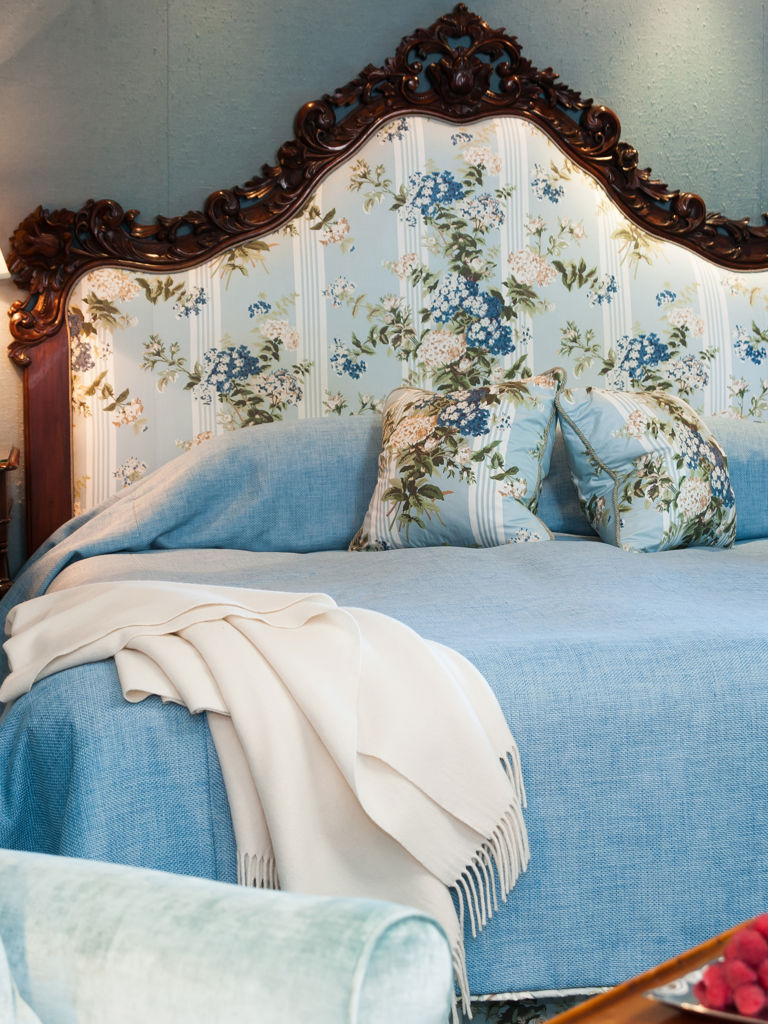 Summer Lodge King Room Summer Lodge King Room