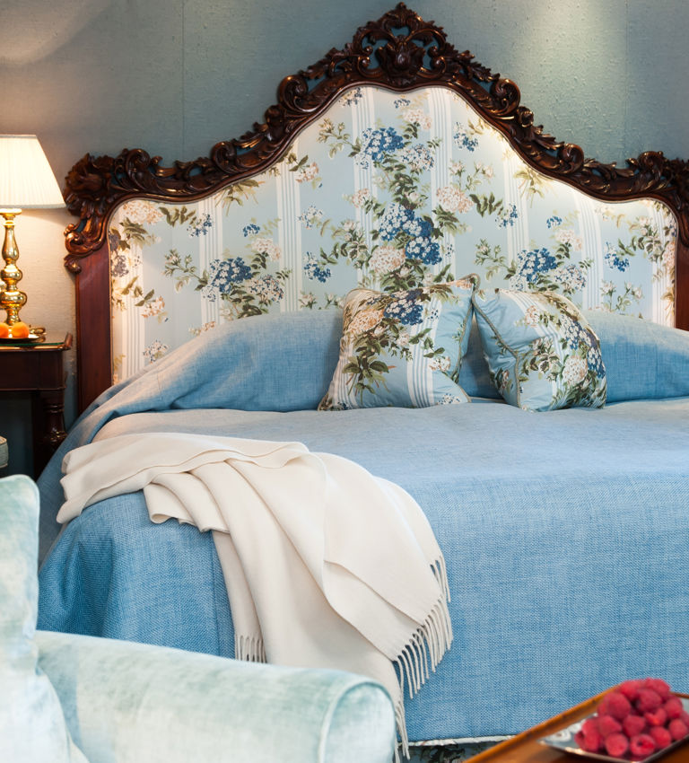 Summer Lodge King Room Summer Lodge King Room