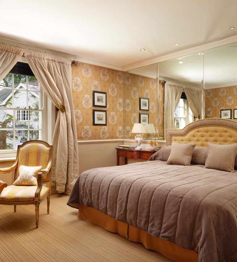 Summer Lodge Classic King Room Summer Lodge Classic King Room