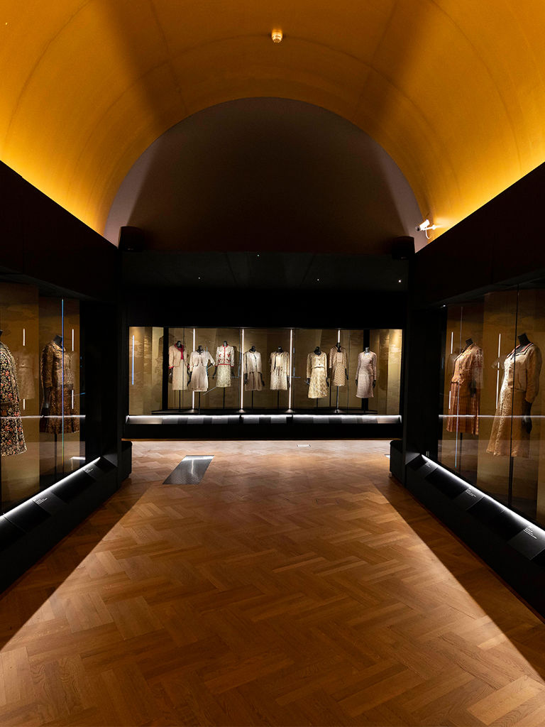 Gabrielle Chanel. Fashion Manifesto At The V&A (C) Victoria And Albert Museum, London (24) Gabrielle Chanel. Fashion Manifesto At The V&A (C) Victoria And Albert Museum, London (24)
