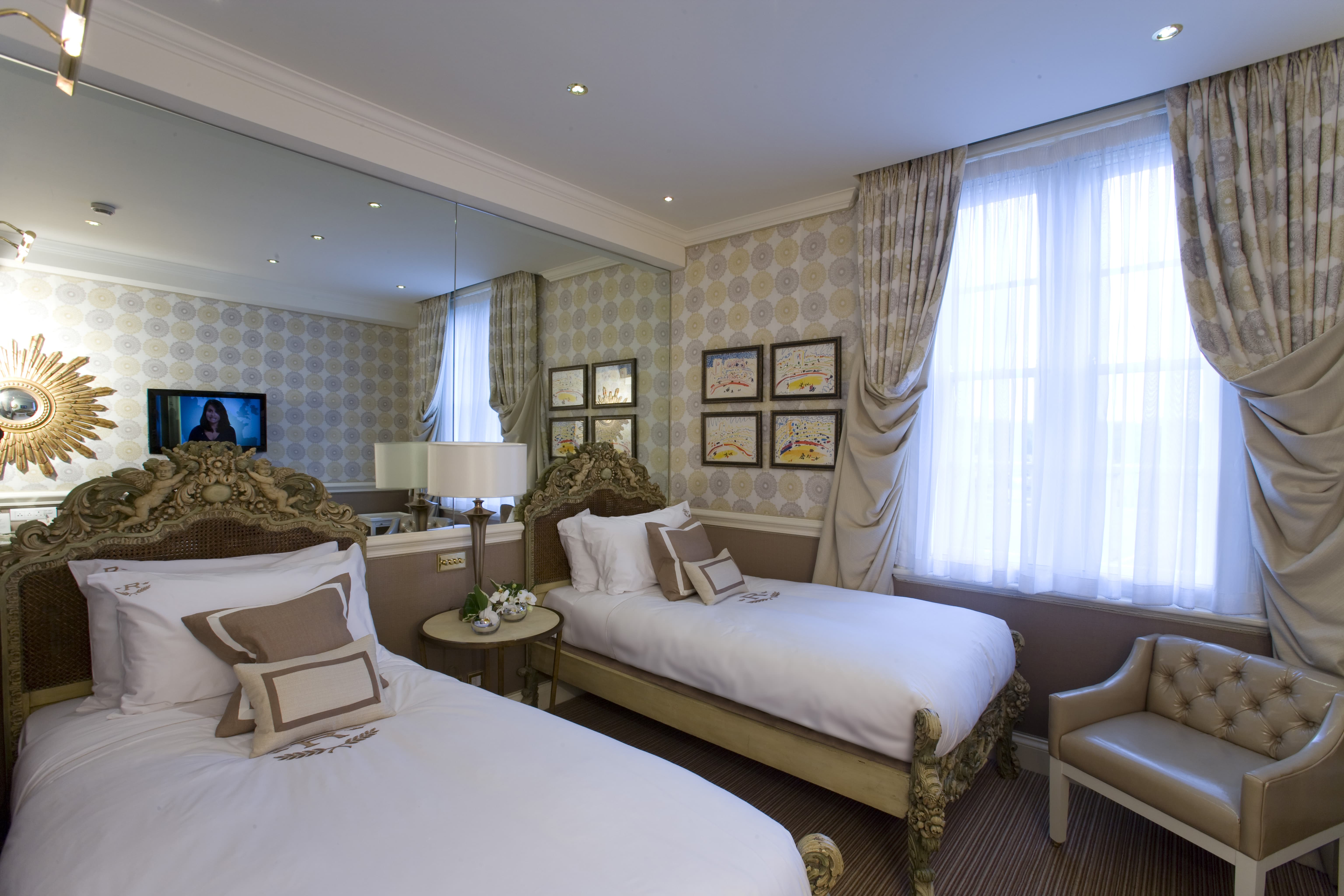 Beds in The Rubens Superior Twin Room