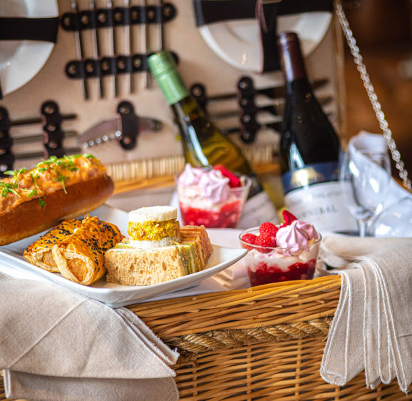 Picnic basket Picnic basket