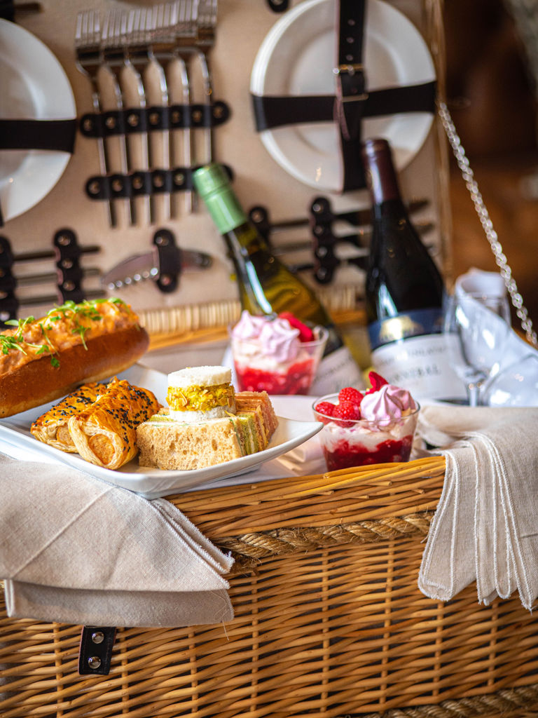 Picnic basket Picnic basket