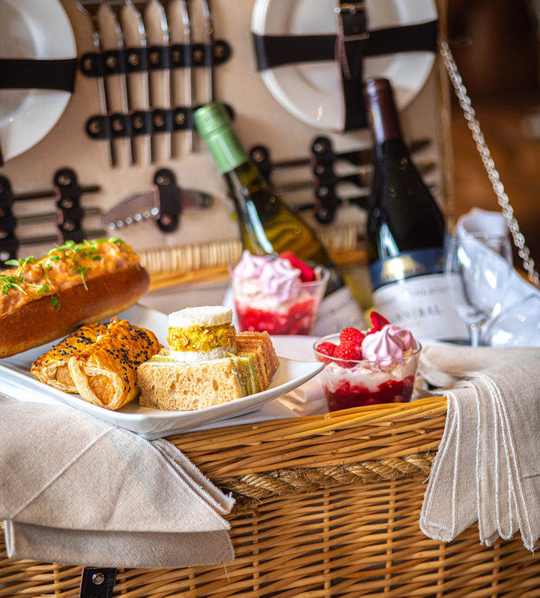 Picnic basket Picnic basket