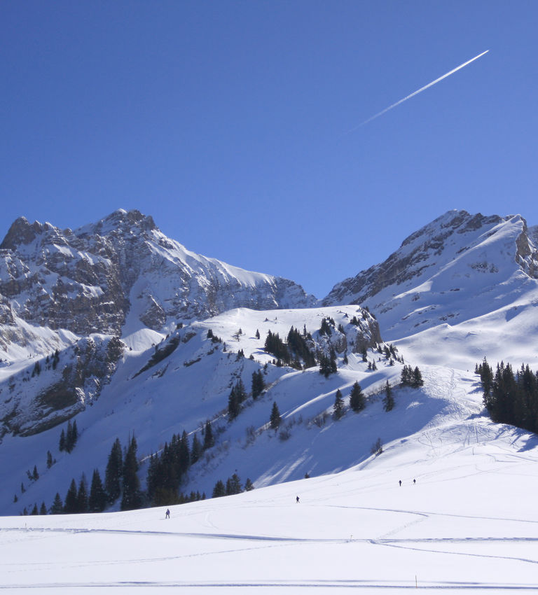 Peaks in the French, Swiss border near Geneva Peaks in the French, Swiss border near Geneva