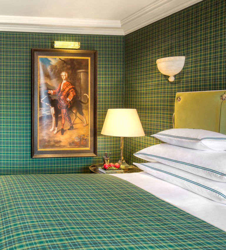 100 Princes Street Executive King Old Town View Room 401 100 Princes Street Executive King Old Town View Room 401