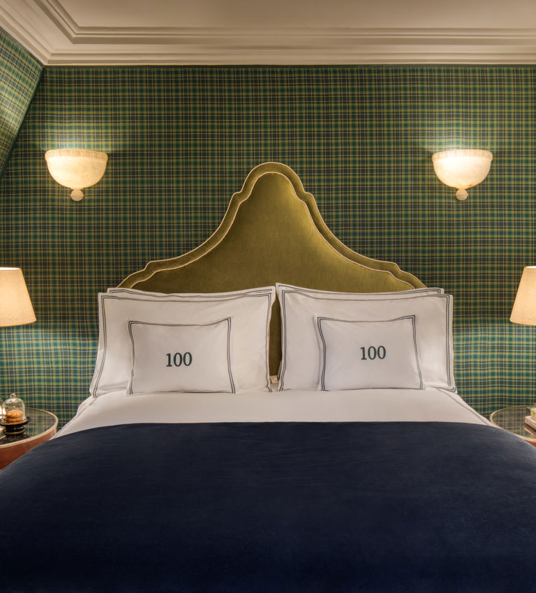 100 Princes Street Executive King Castle View Room 405 100 Princes Street Executive King Castle View Room 405