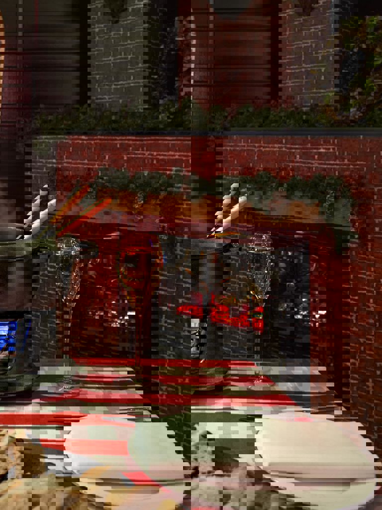 Fondue pot and champagne Fondue pot and champagne