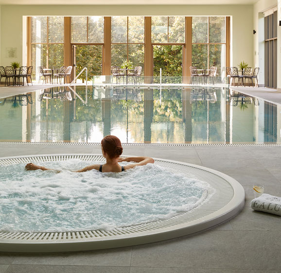 Éalú pool and jacuzzi  Éalú pool and jacuzzi