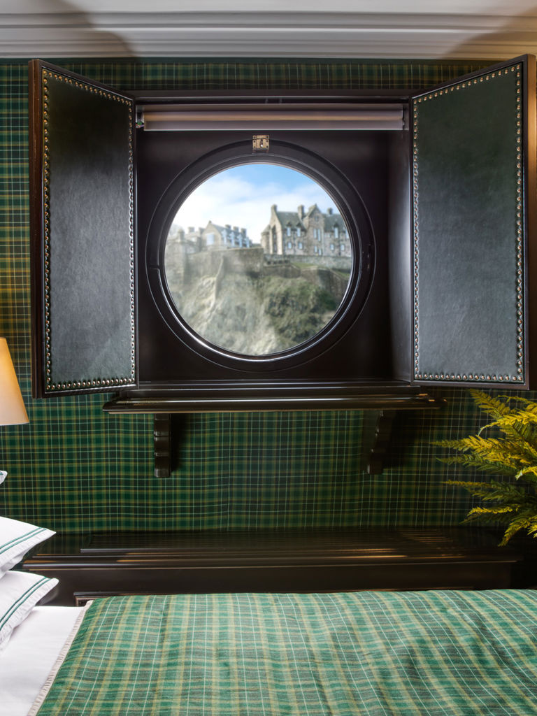 100 Princes Street Executive Double Castle View Room 502 100 Princes Street Executive Double Castle View Room 502