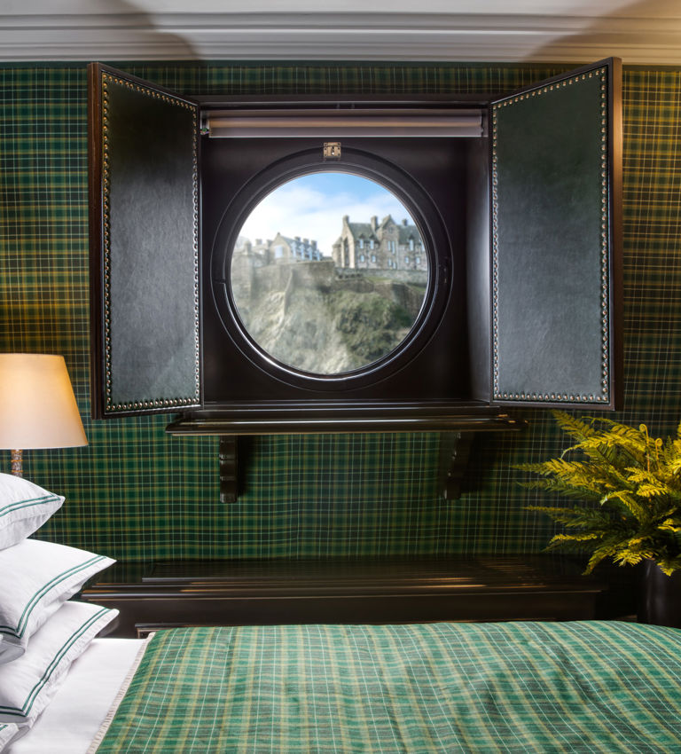 100 Princes Street Executive Double Castle View Room 502 100 Princes Street Executive Double Castle View Room 502
