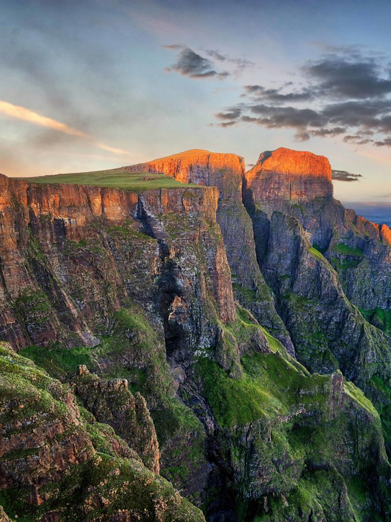 Drakensberg Amphitheatre in South Africa Drakensberg Amphitheatre in South Africa