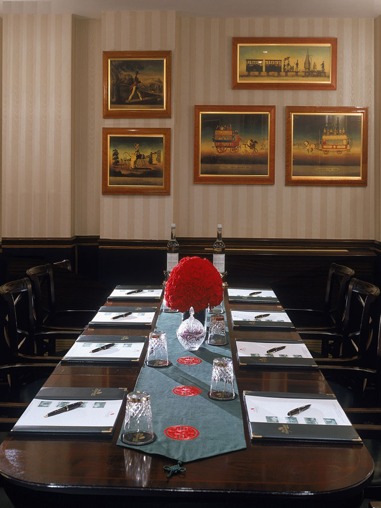 Chesterfield Mayfair Boardroom setup Chesterfield Mayfair Boardroom setup