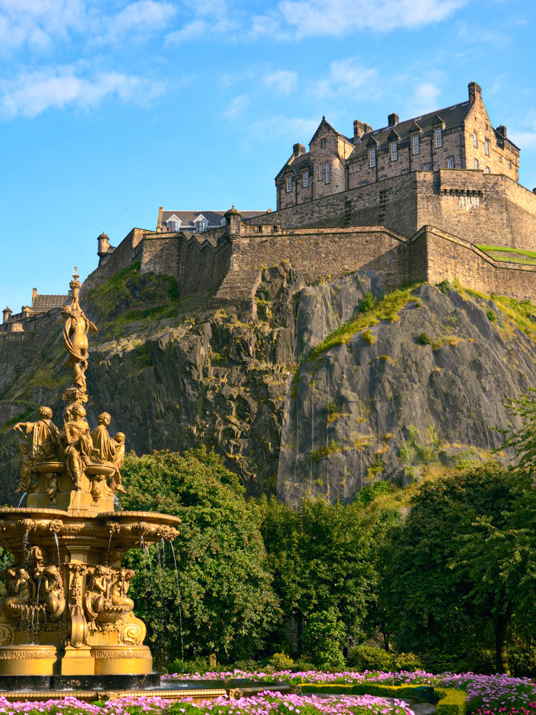 Edinburgh Castle from Princes Street Gardens Edinburgh Castle from Princes Street Gardens