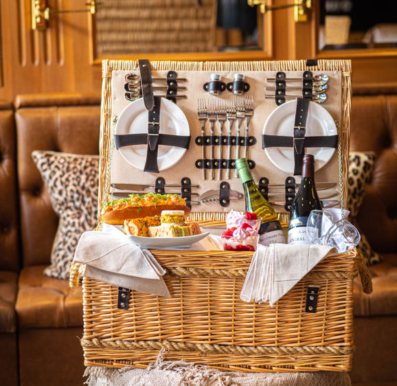 Picnic basket Picnic basket