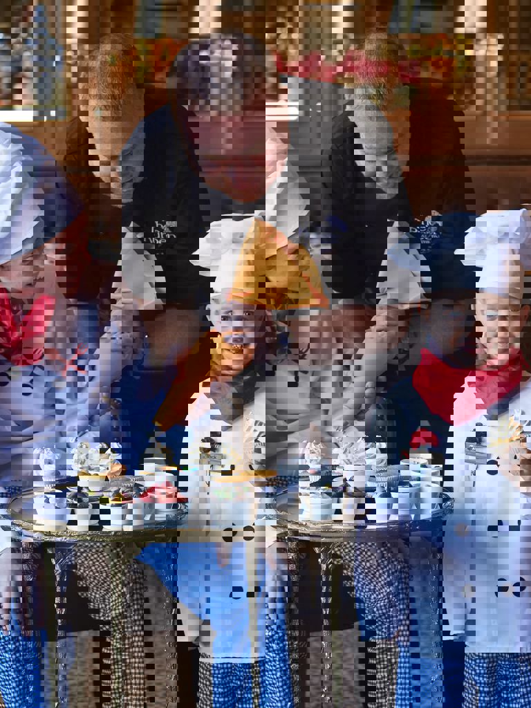 The Rubens Family Activities making cupcakes The Rubens Family Activities making cupcakes