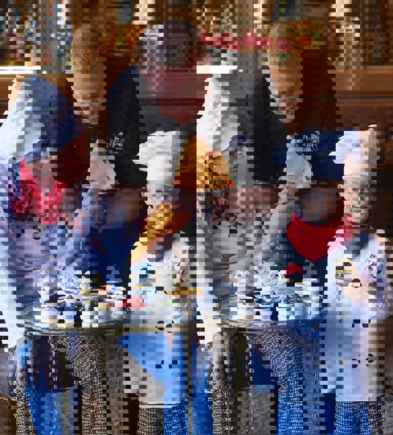 The Rubens Family Activities making cupcakes The Rubens Family Activities making cupcakes