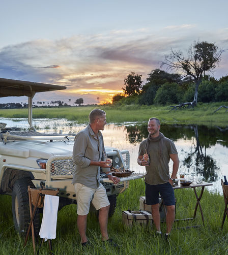 Sundowners with guests Sundowners with guests