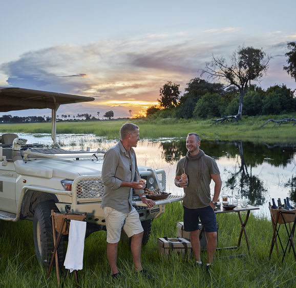 Sundowners with guests Sundowners with guests