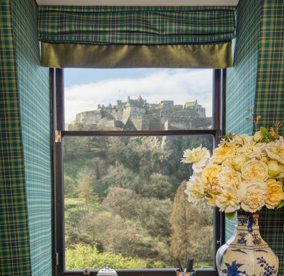 100 Princes Street Executive King Castle View Room 405 100 Princes Street Executive King Castle View Room 405