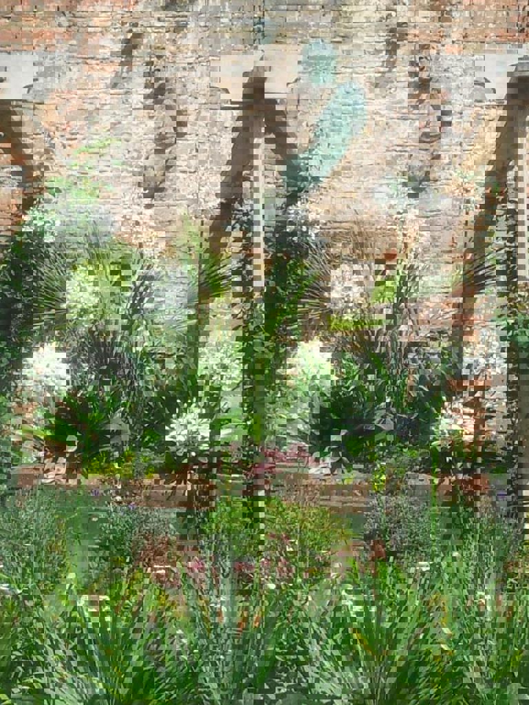 Meanwhile Gardens courtyard Meanwhile Gardens courtyard