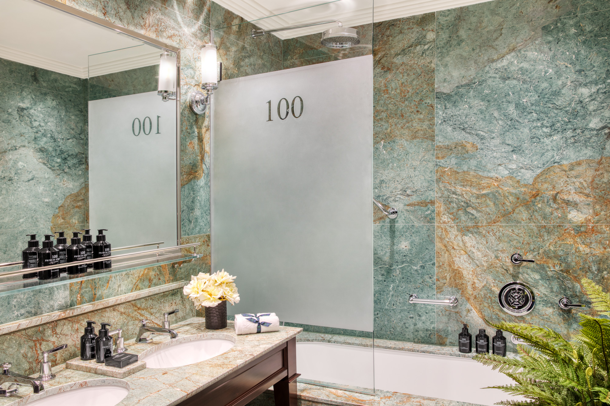 100 Princes Street Junior Suite Castle View Room 306 Bathroom