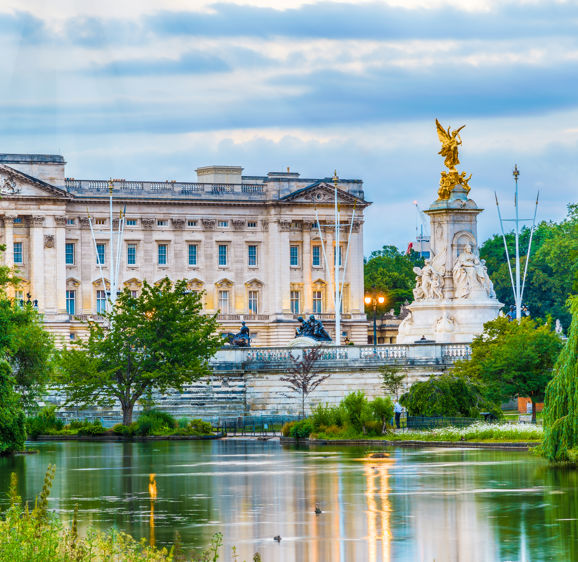 Buckingham Palace royal things to do in London Buckingham Palace royal things to do in London