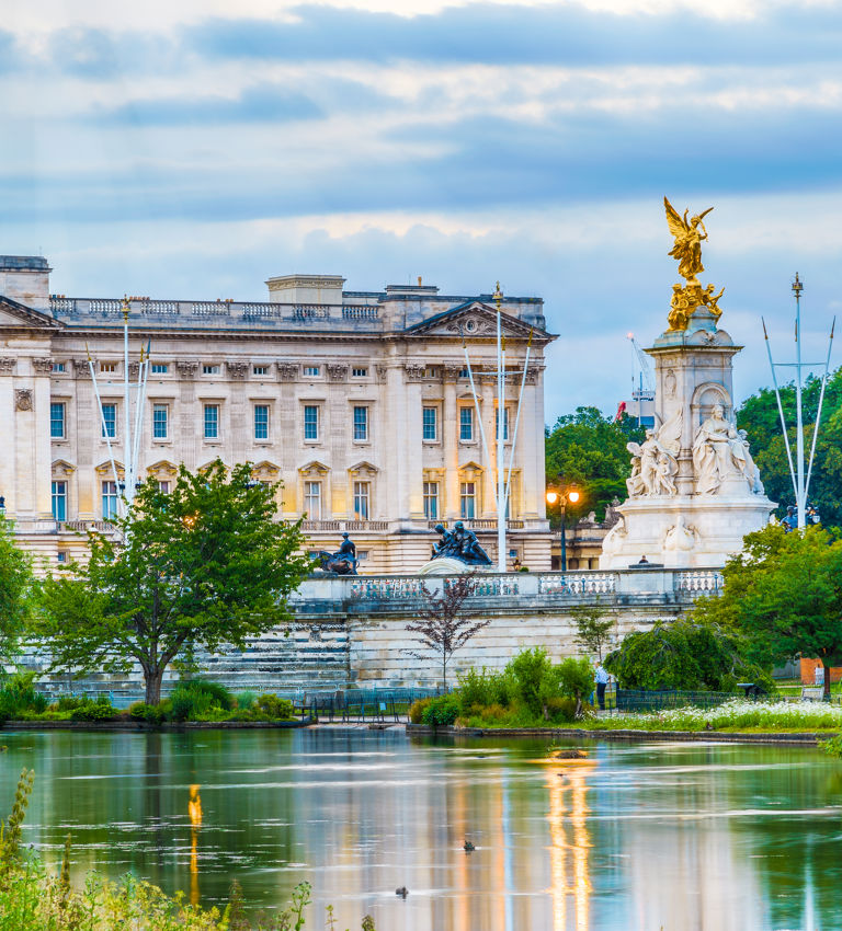 Buckingham Palace royal things to do in London Buckingham Palace royal things to do in London