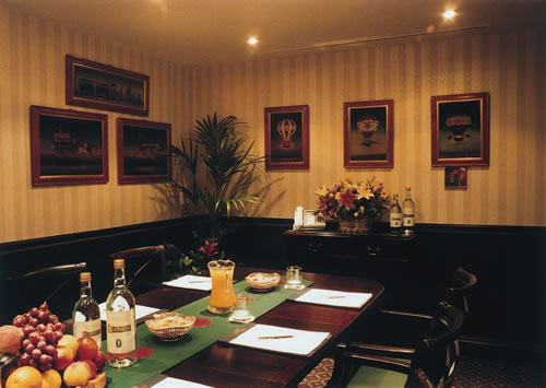 Chesterfield Mayfair Boardroom setup