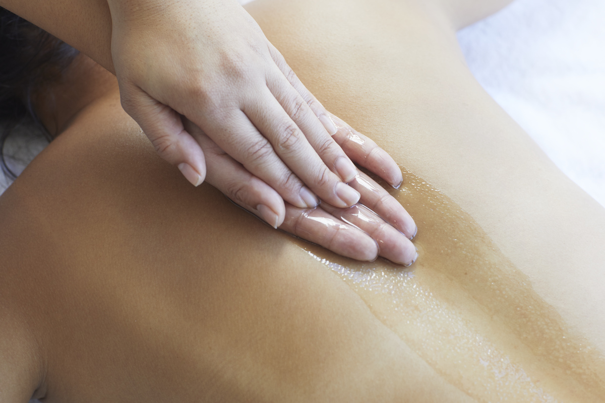 Spa oil massage