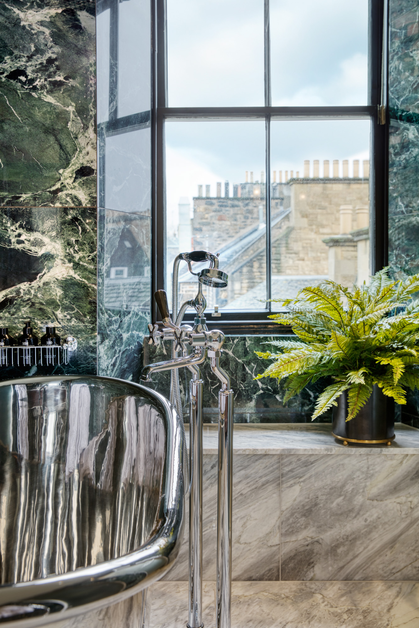 100 Princes Street Executive King Old Town View Room 401 Bathroom