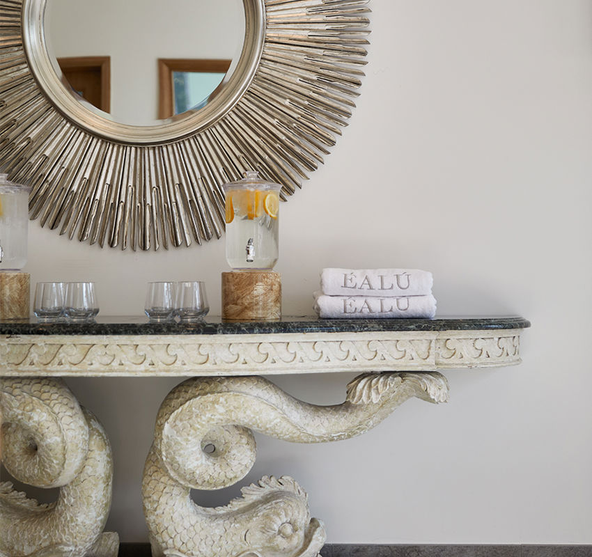 Éalú reception Éalú reception