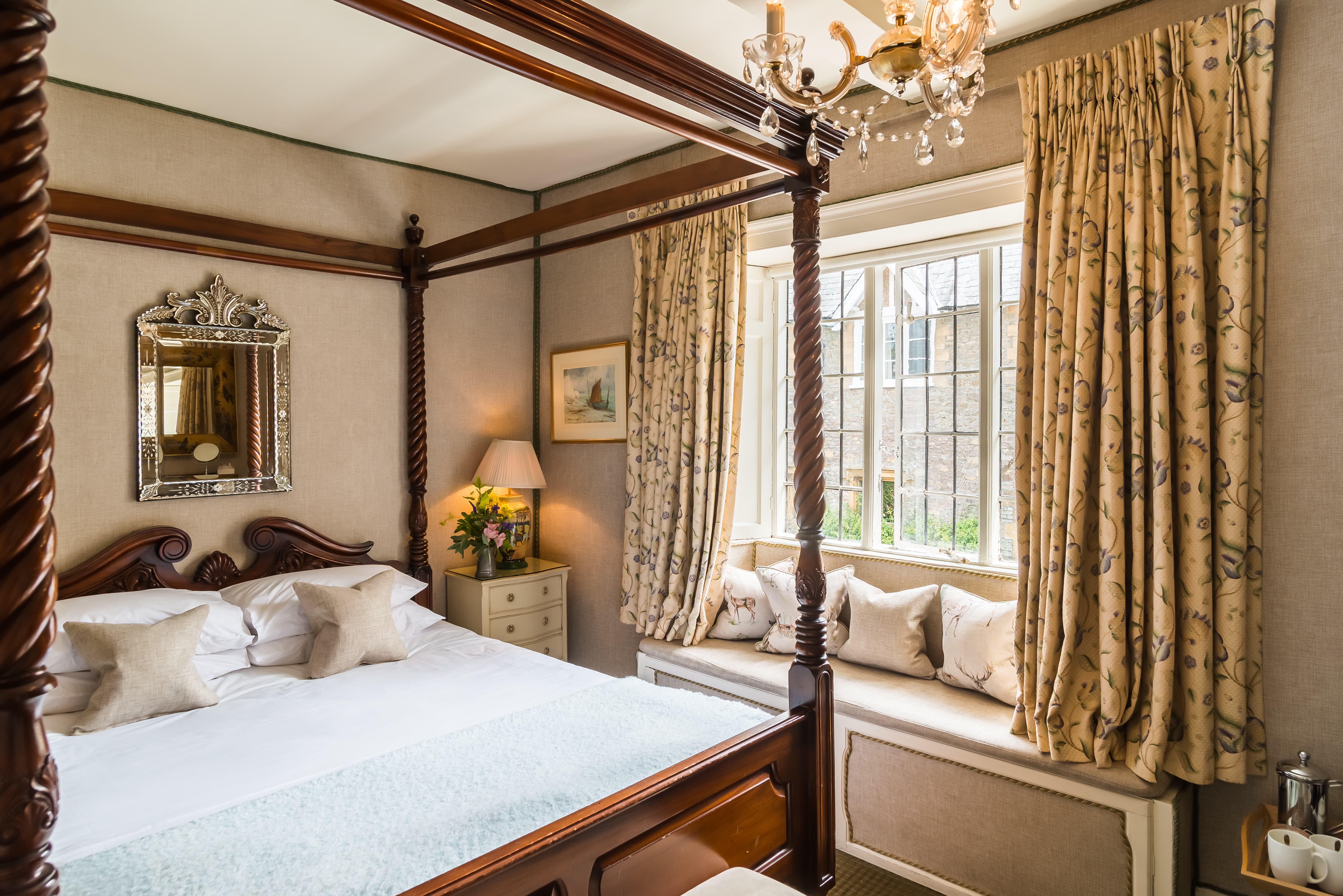 Acorn Inn Silverthorn Room