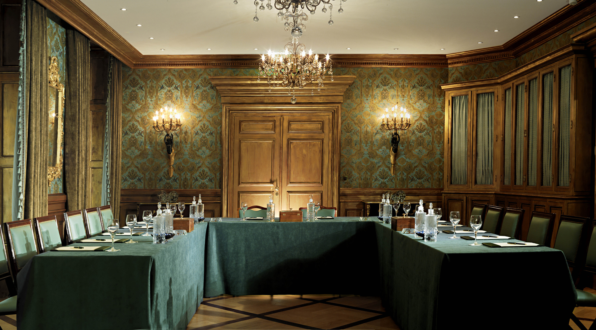 Parquet room