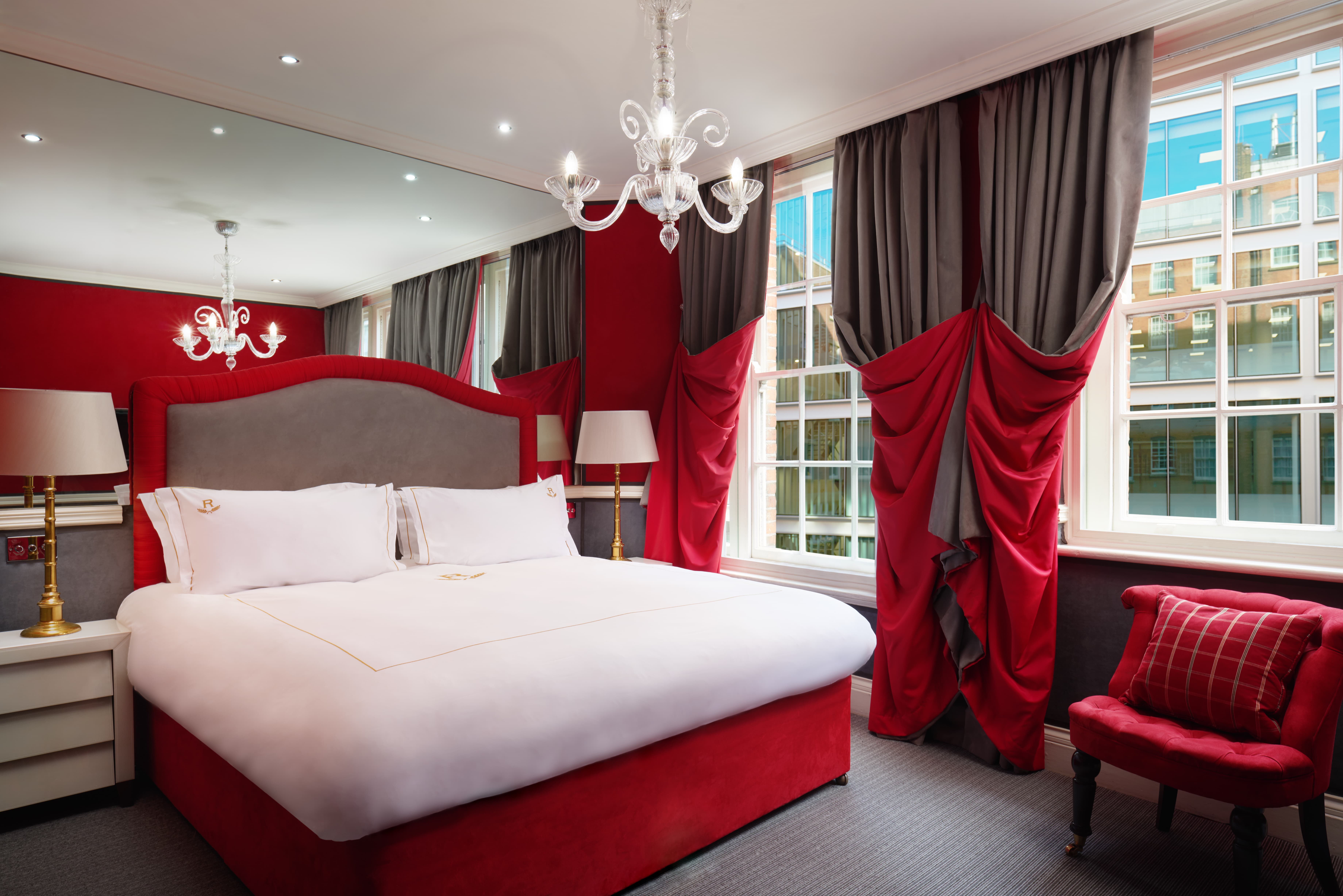 Bed in The Rubens Superior King Twin Room