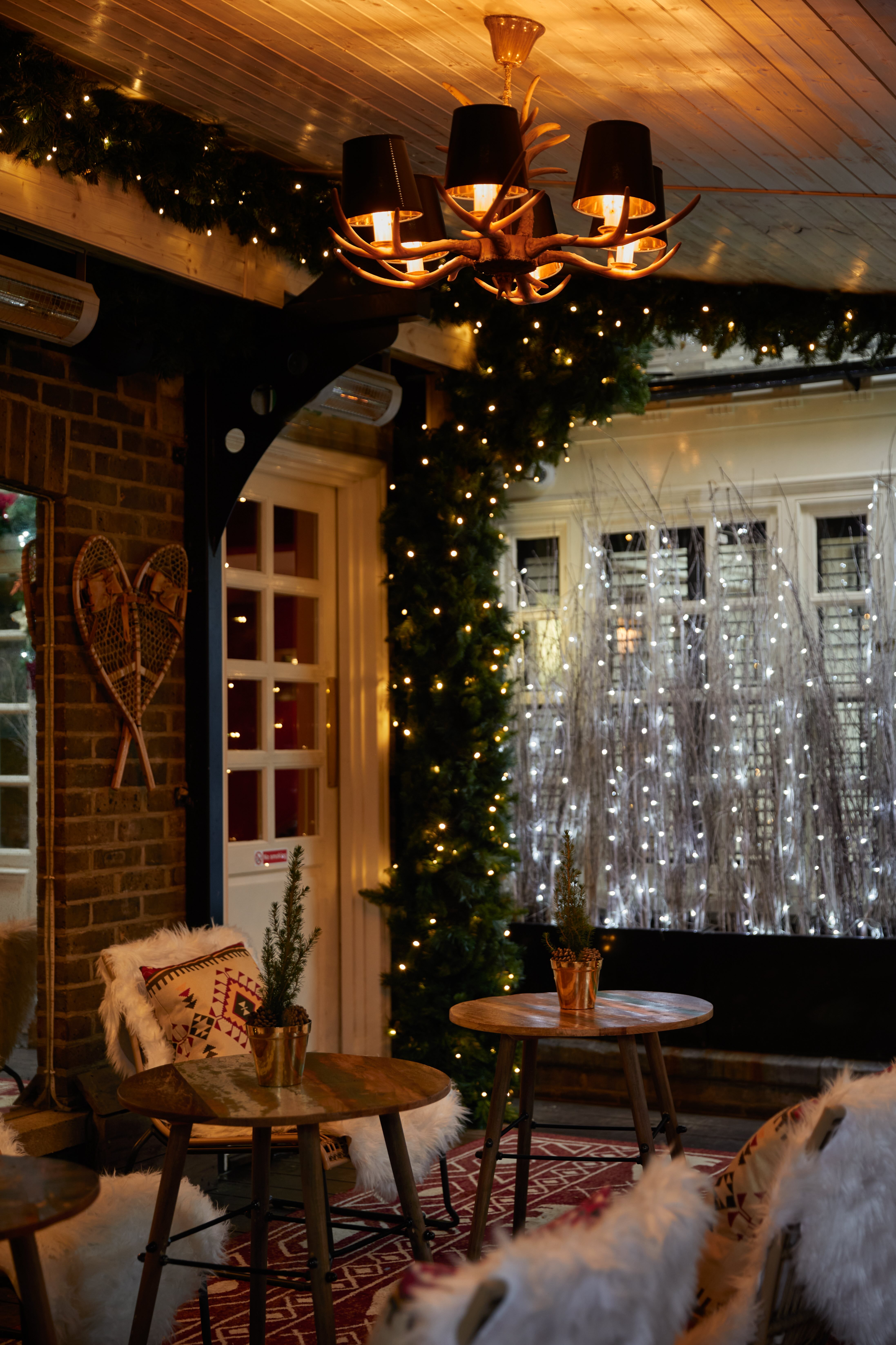 Montague Christmas Winter Lodge 5