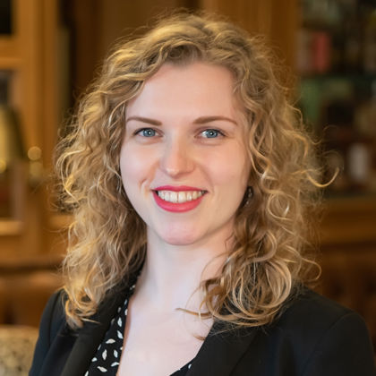 Magda Stabinska headshot Magda Stabinska headshot