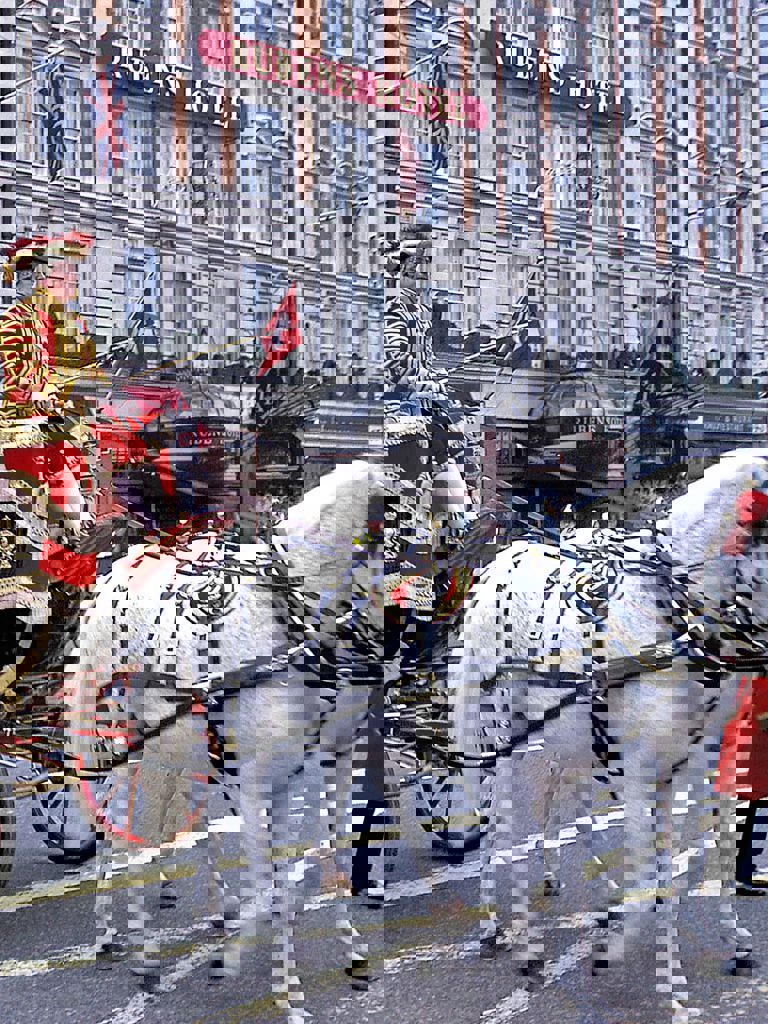 The Rubens at The Place Exterior With Carriage The Rubens at The Place Exterior With Carriage